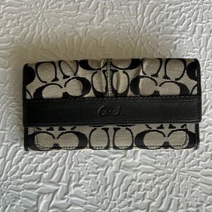 Coach black and gray signature wallet. EUC.